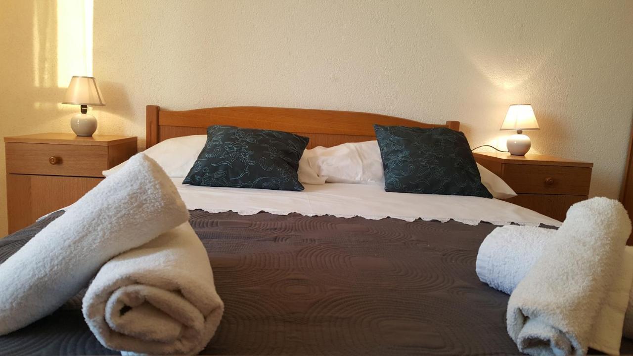 Apartments Zuzul - トロギール エクステリア 写真